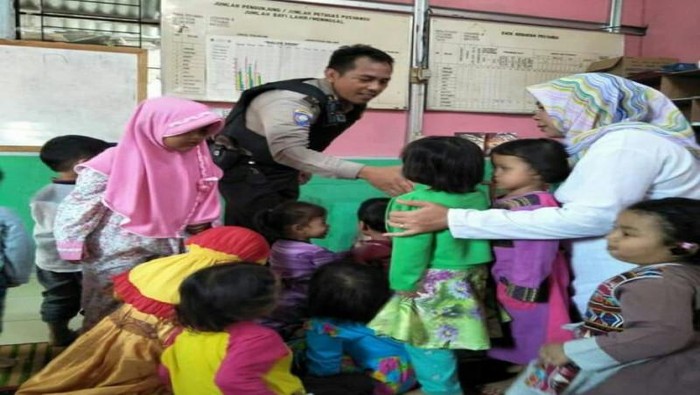 Bhabinkamtibmas Polsek Batuceper Aiptu Exwanto