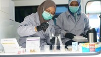 Pemeriksaan secara acak dilakukan untuk memastikan seluruh paket makanan dalam program MBG yang diberikan kepada siswa layak konsumsi dan tidak mengandung bakan kimia berbahaya seperti boraks, ormalin dan rhodamin B.