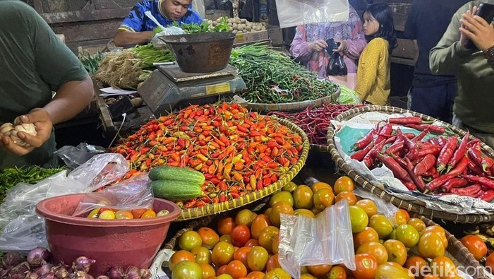 Cabai rawit di Pasar Muka