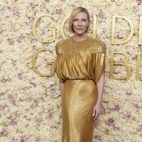 Cate Blanchett turut menghadiri Golden Globes 2025 yang digelar di Beverly Hilton, Los Angeles, Amerika Serikat, pada Minggu (5/1/2025). Di ajang penghargaan berprestise bagi insan film dan TV Hollywood itu, ia dinominasikan pada kategori Best Performance by a Female Actor in a Limited Series, Anthology Series or a Motion Picture Made for Television berkat perannya di serial Disclaimer. (Foto: Jordan Strauss/Invision/AP)