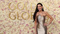 Senyum Bahagia Demi Moore Setengah Abad Nantikan Piala