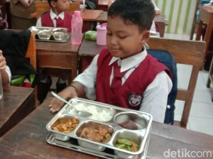 Hari Pertama Makan Bergizi Gratis di Malang, 4.005 Porsi Didistribusikan