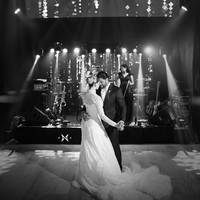 Pernikahan itu pun menuai kritik, terutama dari pihak keluarga Iran Angelo. Saudari Iran, Rayssa, bahkan menyebutnya sebagai pengkhianatan. Hari ini adalah hari yang berat untuk ditelan, hari yang menunjukkan seberapa jauh pengkhianatan bisa terjadi saat dilakukan oleh orang yang tidak kita duga. Kalau ibuku masih hidup, aku yakin dia tidak akan sanggup menerima kekejaman seperti itu. Melihat seorang cucu perempuan, yang tumbuh di bawah atapnya, mengkhianati keluarganya sendiri dengan cara yang begitu kejam akan menjadi pukulan yang mustahil untuk dihadapi,” tulis Rayssa di media sosialnya.Foto: Instagram @hulkparaiba