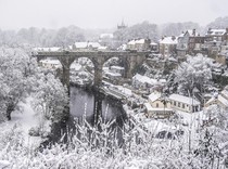 Inggris Memutih Dilanda Badai Salju
