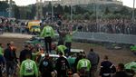 Intip Lomba Penghancuran Mobil di Malta