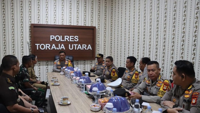 Kapolda Sulawesi Selatan (Sulsel) Irjen Yudhiawan Wibisono melakukan kunjungan kerja di Polres Toraja Utara (Torut).