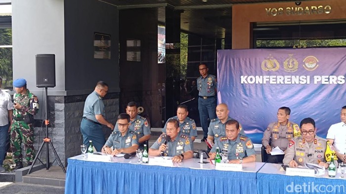 Konferensi pers di Koarmada, Jakarta, terkait oknum anggota TNI AL terlibat penembakan bos rental mobil di Rest Area Km 45 Tol Tangerang-Merak (Rizky AM/detikcom)