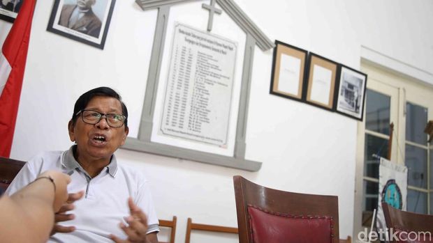 Koordinator Bidang Sejarah Yayasan Lembaga Cornelis Chastelein, Boy Loen