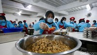 Dapur yagg berdiri di atas tanah seluas 2500 M dengan luas bangunan 5000 M tersebut, merupakan dapur MBG yang dibangun dengan konsep terintegrasi dari hulu sampai hilir.
