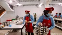 Dengan health safety yang ketat diharapakan makanan yang diproduksi dapur kebayunan benar-benar bergizi dan sehat.