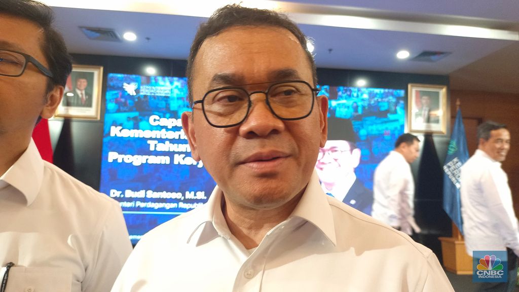 Mendag Budi Santoso saat ditemui di Auditorium Kemendag, Senin (6/1/2025). Mendag Budi Santoso saat ditemui di Auditorium Kemendag, Senin (6/1/2025). (CNBC Indonesia/Martyasari Rizky)