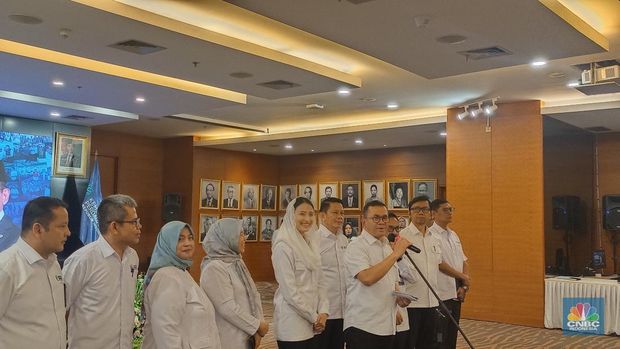 Mendag Budi Santoso saat menyampaikan capaian kinerja Kemendag Tahun 2024, Senin (6/1/2024). (CNBC Indonesia/Martyasari Rizky)