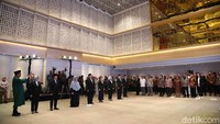 Pejabat yang dilantik antara lain Sekretaris Kementerian/Sekretaris Utama Dessy Ruhati, ⁠Deputi Bidang Pengembangan Strategis Cecep Rukendi, Deputi Bidang Kreativitas Budaya dan Desain Yuke Sri Rahayu, dan Deputi Bidang Kreativitas Digital dan Teknologi Muhammad Neil El Himam.