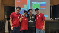 Kabar pemecatan Shin Tae Yong cukup mengejutkan warga Indonesia. Bahkan, putranya yang bernama Shin Jae Won tidak bisa menerima keputusan tersebut sampai menumpahkan kekecewaannya di media sosial. Foto: Instagram @shin_jaewon77 / @cha_youngjoo