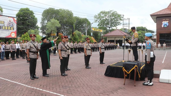 Upacara sertijab PJU Polres Trenggalek