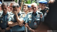 Dia mengatakan awalnya mendengar ada 3 anggota TNI AL yang dikeroyok di rest area Km 45 Tol Tangerang-Merak. Dia menyebutkan ketiga anggota TNI itu berasal dari Pangkalan Pondok Dayung, Jakarta Utara. Laksdya Denih mengungkap ada 3 oknum anggota yang diduga terlibat dalam kasus itu. Namun TNI AL belum mengungkap detail peran ketiga oknum anggotanya.  