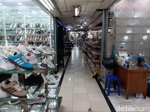 Omzet Pedagang Pasar Tertua di Jakarta Tergerus: Sering Rugi-PHK Karyawan