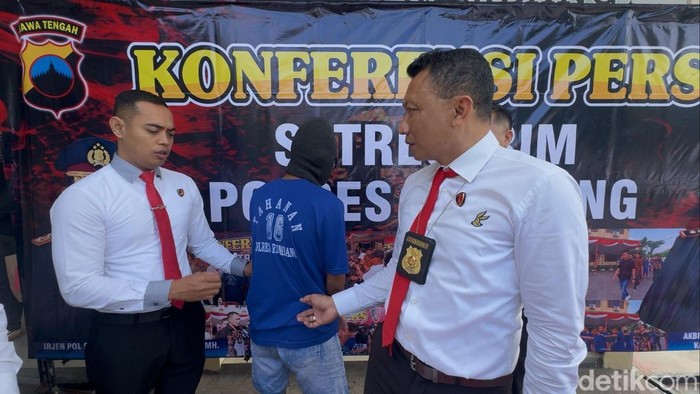 Konferensi pers kasus pemerkosaan gadis 16 tahun di Mapolres Rembang, Senin (6/1/2025).