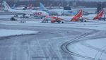 Penampakan Salju Tebal Selimuti Bandara Manchester
