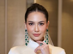 8 Foto Resepsi Pernikahan Pevita Pearce, Cantik Dengan Riasan Glaze Skin