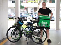 Mulia! Pria Ini Rela Jadi Pengantar Makanan Setahun Demi Beramal