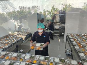 2.987 Paket Makan Bergizi Gratis Mulai Disalurkan di Palmerah