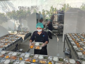 2.987 Paket Makan Bergizi Gratis Mulai Disalurkan di Palmerah