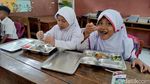 Ribuan Paket Makan Bergizi Gratis Mulai Dibagikan di Sidoarjo
