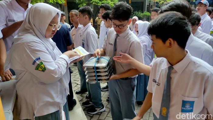 Ribuan paket makan bergizi gratis di sidoarjo mulai didistribusikan