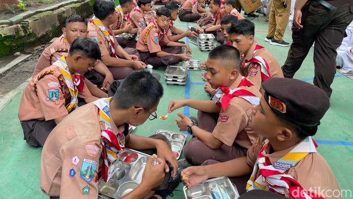 Ribuan paket makan bergizi gratis di sidoarjo mulai didistribusikan Ribuan paket makan bergizi gratis di sidoarjo mulai didistribusikan