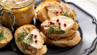 Masih sering tersaji di restoran Prancis, inilah foie gras yang perlu diucapkan dengan pelafalan fwah grah. Gampang kan? Foto: Getty Images/dashu83
