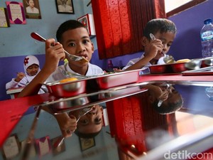 Dapur Belum Siap, Makan Bergizi Gratis di Blora Diundur Sepekan