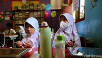 Pada pelaksanaan awal, MBG dilakukan di 26 provinsi termasuk wilayah terpencil, terdepan, dan terluar (3T). 