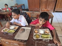 Siswa di Kupang Tak Perlu Habiskan Uang Jajan Berkat Makan Bergizi Gratis