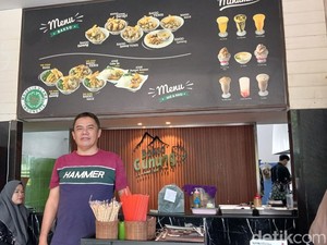 Kisah Pengusaha Bakso asal Malang di Batam yang Bangun Jalan Kampung Halaman