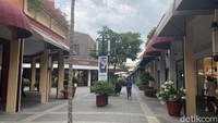 Bagi traveler yang suka berfoto, Villaggio Outlets memang menjadi tempat yang sangat instagramable. Dengan desain yang menawan dan area yang luas, pengunjung bisa menemukan banyak spot menarik untuk berfoto.  