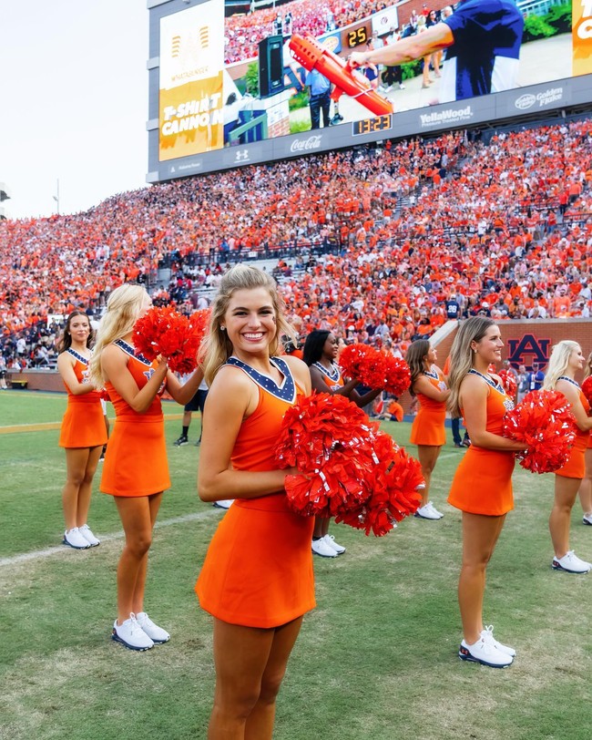 Selain kemenangannya, Abbie juga dibicarakan karena terungkap berpacaran dengan bintang NBA Walker Kessler. Foto: Instagram Abbie Stockard