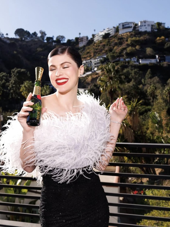 Alexandra Daddario di Golden Globes 2025 Alexandra Daddario di Golden Globes 2025