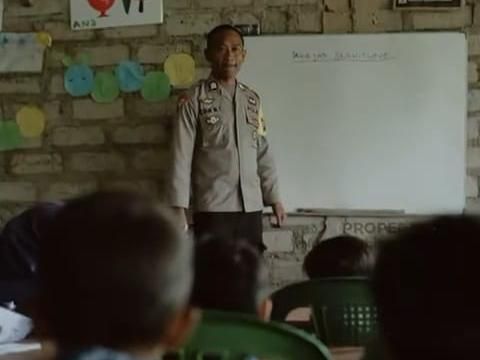 Anggota Bagops Polres Manggarai Bripka Syamsuddin