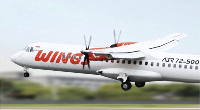 ATR 72 Wings Air melayani penerbangan Manado-Kao Halmahera Utara.
