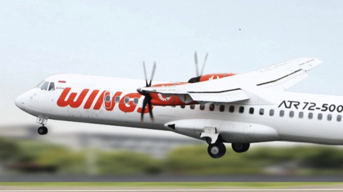 ATR 72 Wings Air melayani penerbangan Manado-Kao Halmahera Utara.