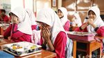 Begini Suasana Makan Bergizi Gratis di SDN Pulo Gebang 07