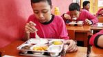 Begini Suasana Makan Bergizi Gratis di SDN Pulo Gebang 07