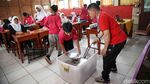 Begini Suasana Makan Bergizi Gratis di SDN Pulo Gebang 07