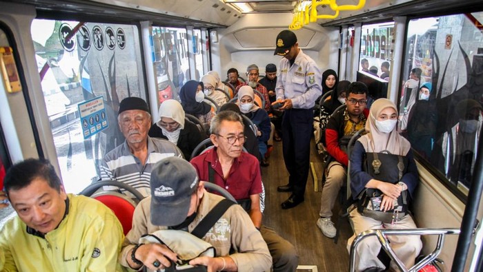Bus Listrik Surabaya diminta warga diperluas rutenya