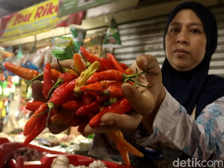 Cabai yang Harganya Pedas Menggila di Bandung
