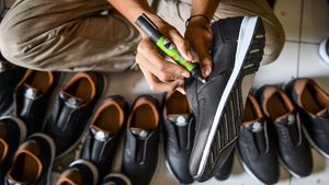 Denyut Sentra Produksi Sepatu Cibaduyut