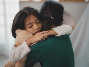Tanggal 21 Juli 2025 Memperingati Hari Apa? Ada Hari Peluk Anak-anak Sedunia