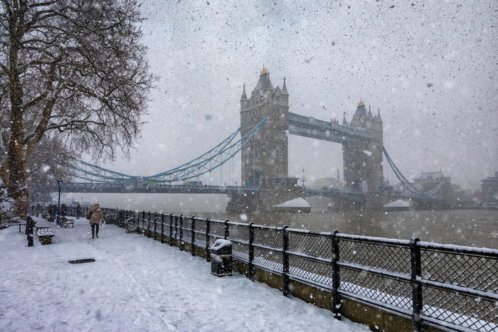 Ilustrasi badai salju di London, Inggris