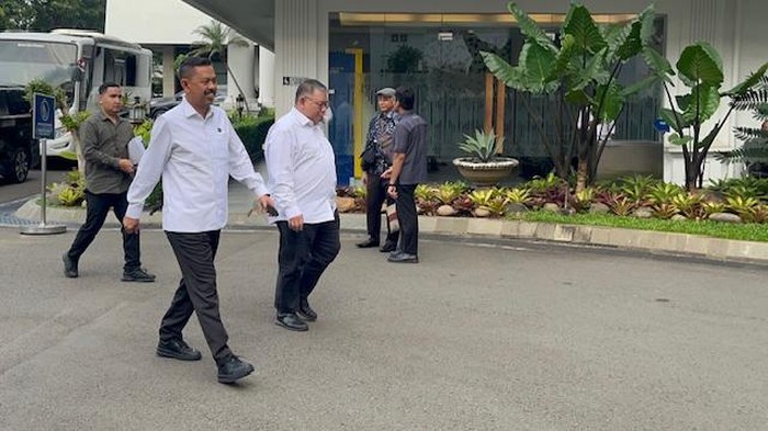 Jaksa Agung Muda Bidang Tindak Pidana Umum (Jampidum), Asep Nana Mulyana, dan Jaksa Agung Muda Perdata dan Tata Usaha Negara (Jamdatun), Narendra Jatna, mendatangi Istana Negara, Jakarta untuk bertemu Presiden Prabowo Subianto, Selasa (7/1/2025).